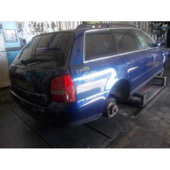AUDI A4 AVANT (B5) '2002 2.5 V6 24V TDI AZUL