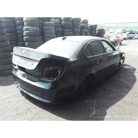BMW SERIE 5 BERLINA (E60) '2003 530I VERDE