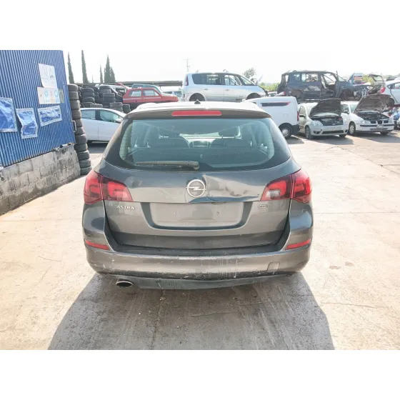 Opel ASTRA J SPORTS TOURER (P10) 2011