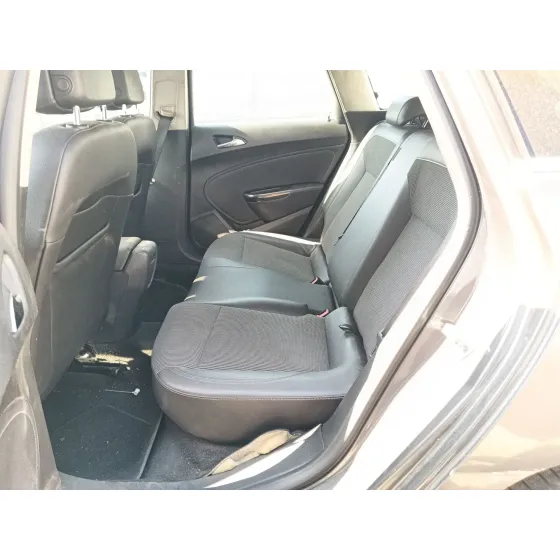 Opel ASTRA J SPORTS TOURER (P10) 2011