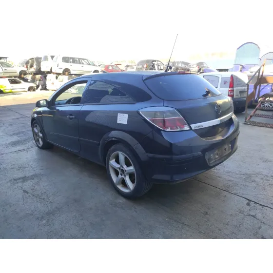 OPEL ASTRA GTC '2006 * NEGRO