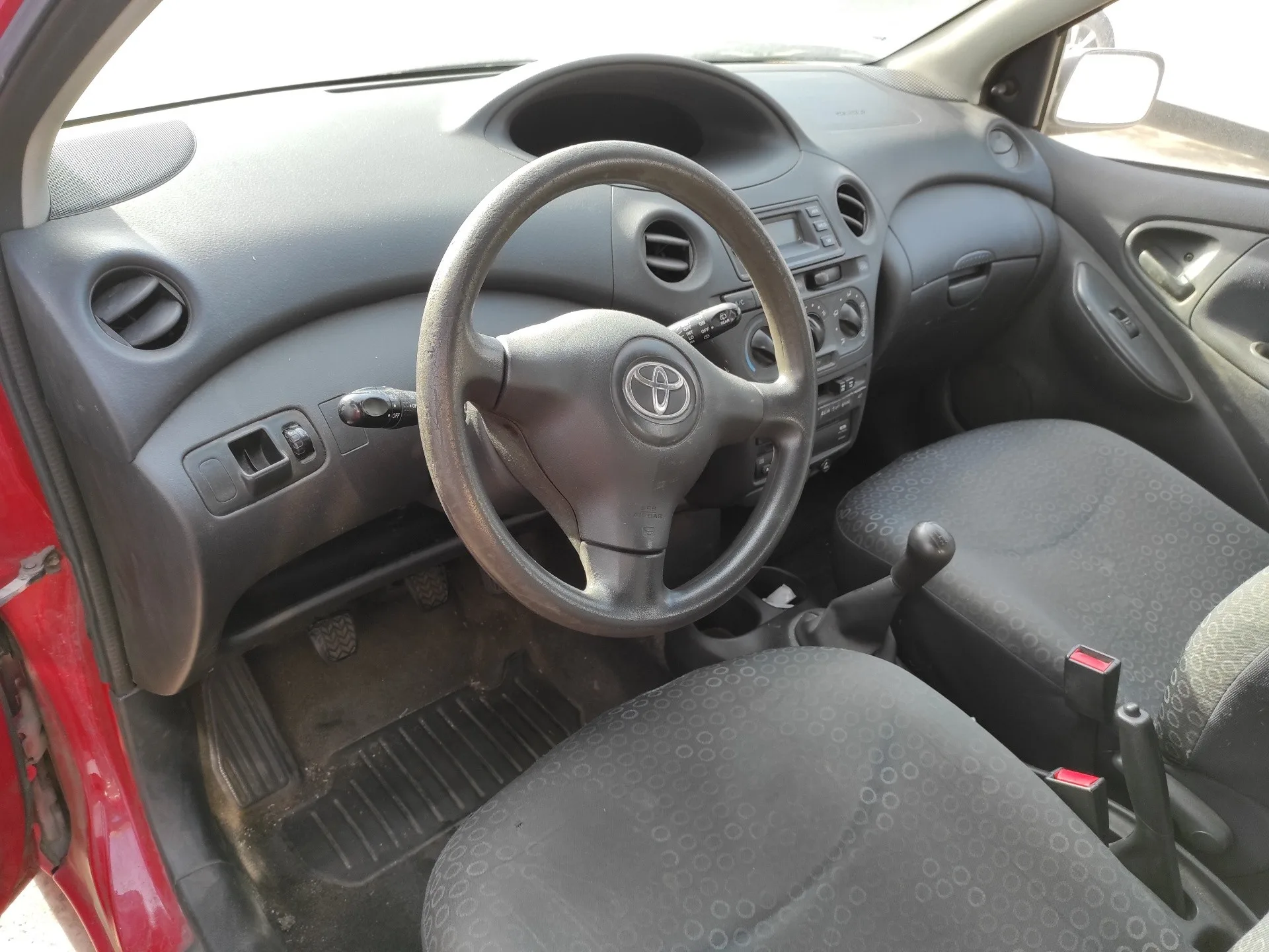 TOYOTA YARIS (NCP1/NLP1/SCP1) TOYOTA YARIS (NCP1/NLP1/SCP1) '2004 1.0 CAT ROJO 1999