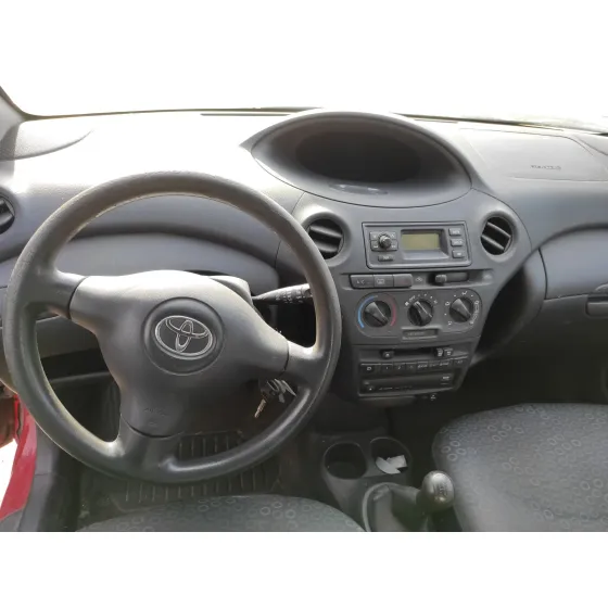 TOYOTA YARIS (NCP1/NLP1/SCP1) '2004 1.0 CAT ROJO