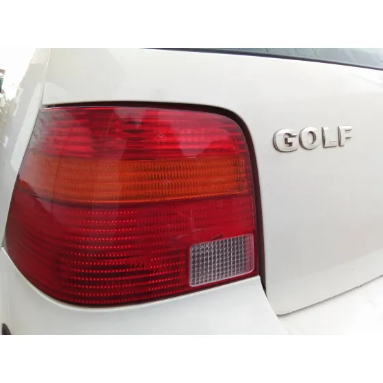 VOLKSWAGEN GOLF IV BERLINA (1J1) '2002 1.9 TDI BLANCO