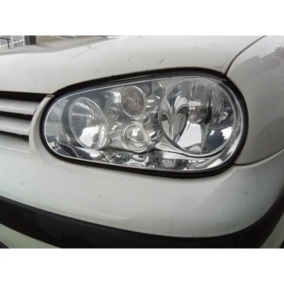 VOLKSWAGEN GOLF IV BERLINA (1J1) '2002 1.9 TDI BLANCO
