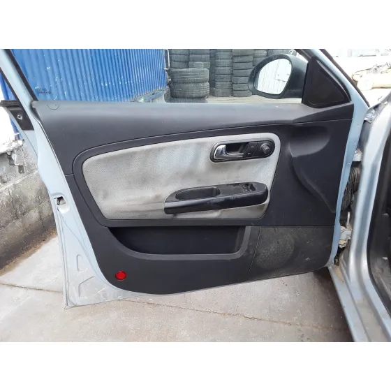 SEAT CORDOBA BERLINA (6L2) '2003 * GRIS