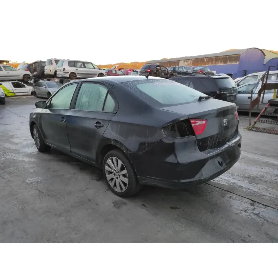 SEAT TOLEDO (KG3) '2014 * NEGRO