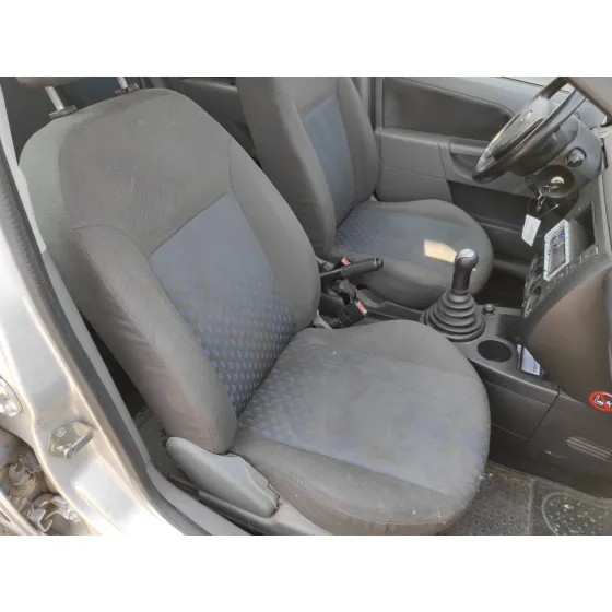 FORD FIESTA (CBK) '2002 1.4 16V CAT PLATA