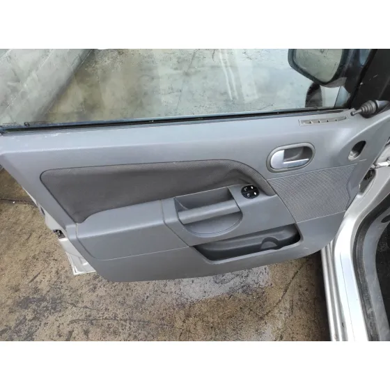 FORD FIESTA (CBK) '2002 1.4 16V CAT PLATA