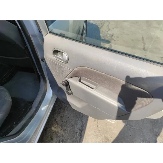FORD FIESTA (CBK) '2002 1.4 16V CAT PLATA