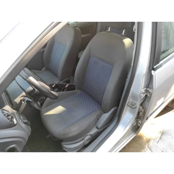 FORD FIESTA (CBK) '2002 1.4 16V CAT PLATA