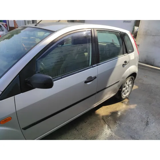 FORD FIESTA (CBK) '2002 1.4 16V CAT PLATA
