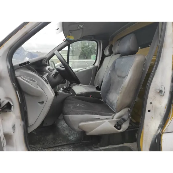 OPEL VIVARO '2004 * BLANCO