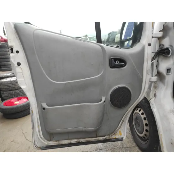 OPEL VIVARO '2004 * BLANCO