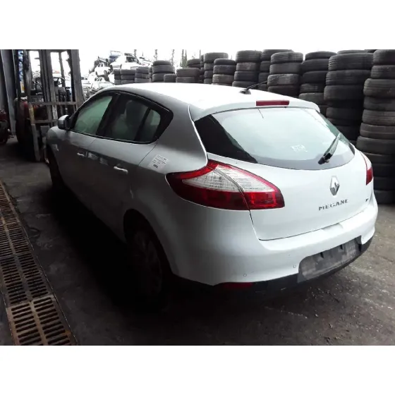 RENAULT MEGANE III BERLINA 5 P '2012 1.2 16V BLANCO