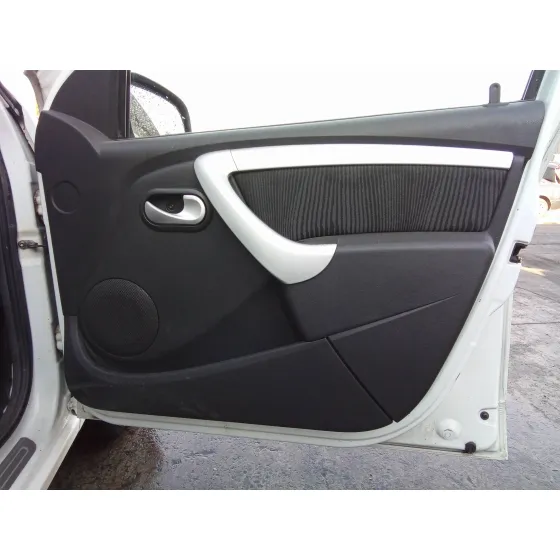 DACIA SANDERO '2009 1.2 16V CAT BLANCO