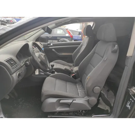 VOLKSWAGEN GOLF V BERLINA (1K1) '2007 NEGRO