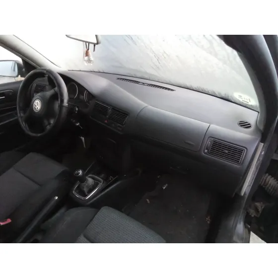 VOLKSWAGEN GOLF IV BERLINA (1J1) '2003 1.6 16V NEGRO