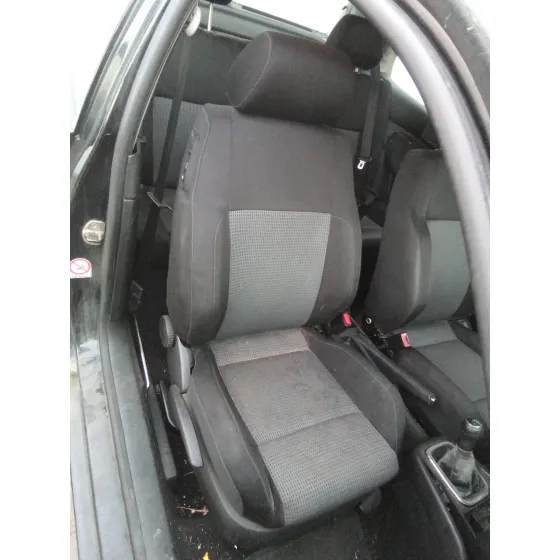 VOLKSWAGEN GOLF IV BERLINA (1J1) '2003 1.6 16V NEGRO