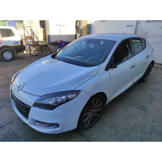 RENAULT MEGANE III BERLINA 5 P '2012 1.5 DCI DIESEL FAP BLANCO