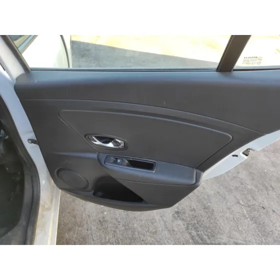 RENAULT MEGANE III BERLINA 5 P '2012 1.5 DCI DIESEL FAP BLANCO