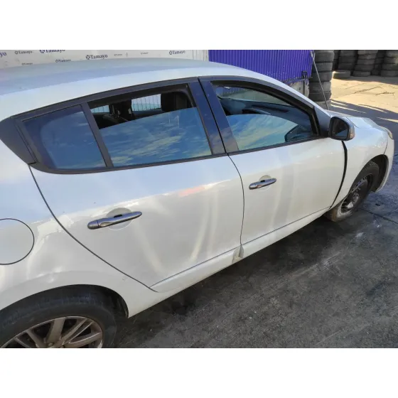 RENAULT MEGANE III BERLINA 5 P '2012 1.5 DCI DIESEL FAP BLANCO