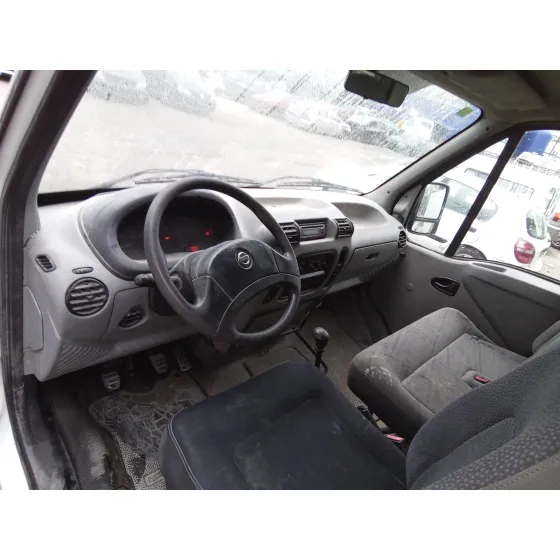 NISSAN INTERSTAR (X70) '2002 CAJA CERRADA, L 1H1, BATALLA CORTA 2,8T BLANCO
