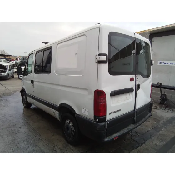 NISSAN INTERSTAR (X70) '2002 CAJA CERRADA, L 1H1, BATALLA CORTA 2,8T BLANCO