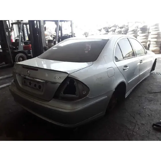MERCEDES CLASE E (W211) BERLINA '2008 * PLATA
