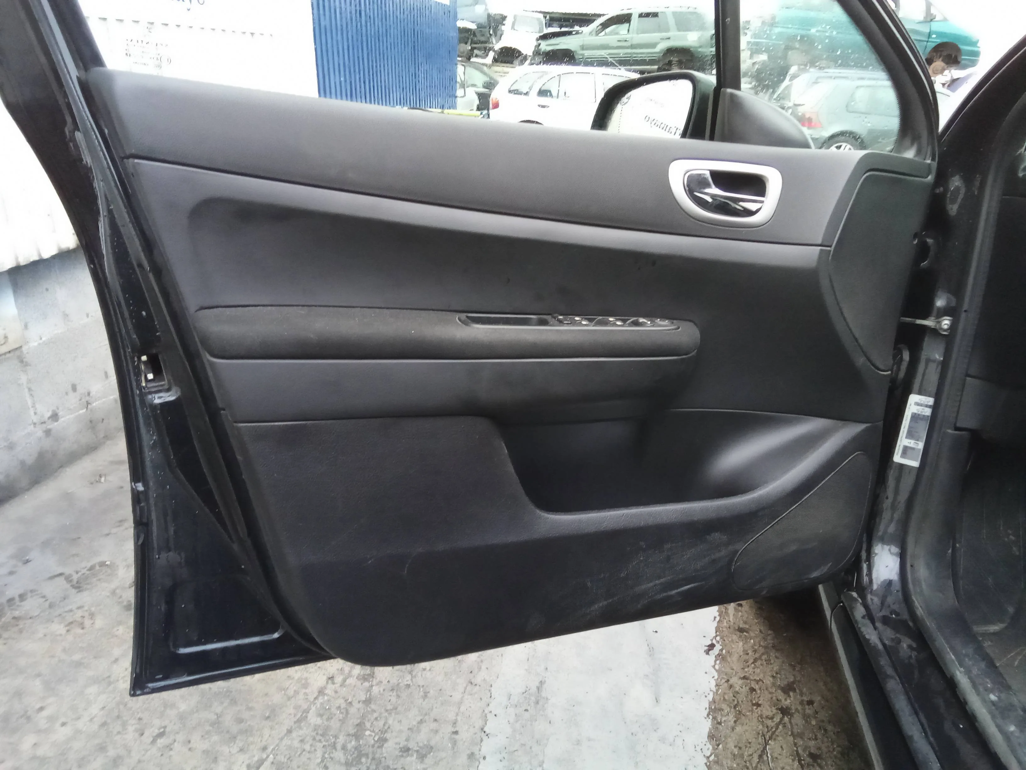 PEUGEOT 307 BERLINA (S2) PEUGEOT 307 BERLINA (S2) '2007 1.6 16V CAT NEGRO 2005