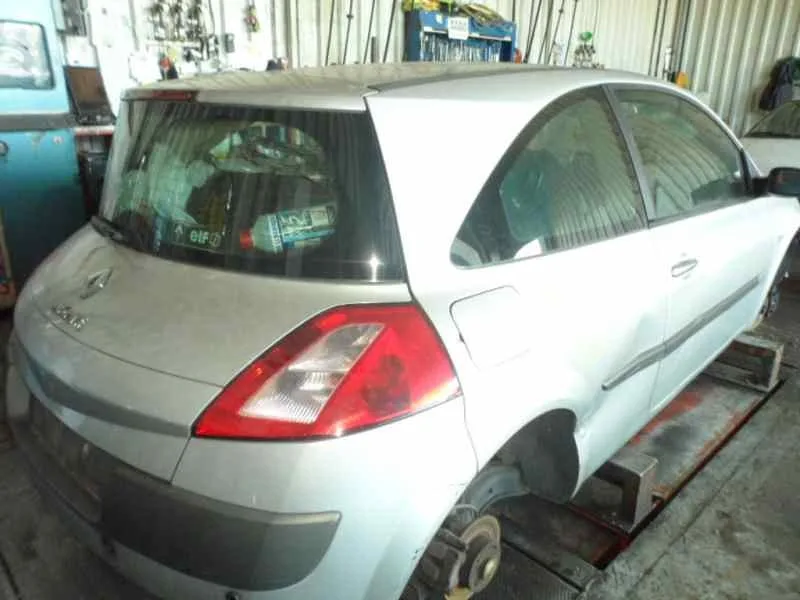 RENAULT MEGANE II BERLINA 3P RENAULT MEGANE II BERLINA 3P '2005 1.9 DCI DIESEL PLATA 2002