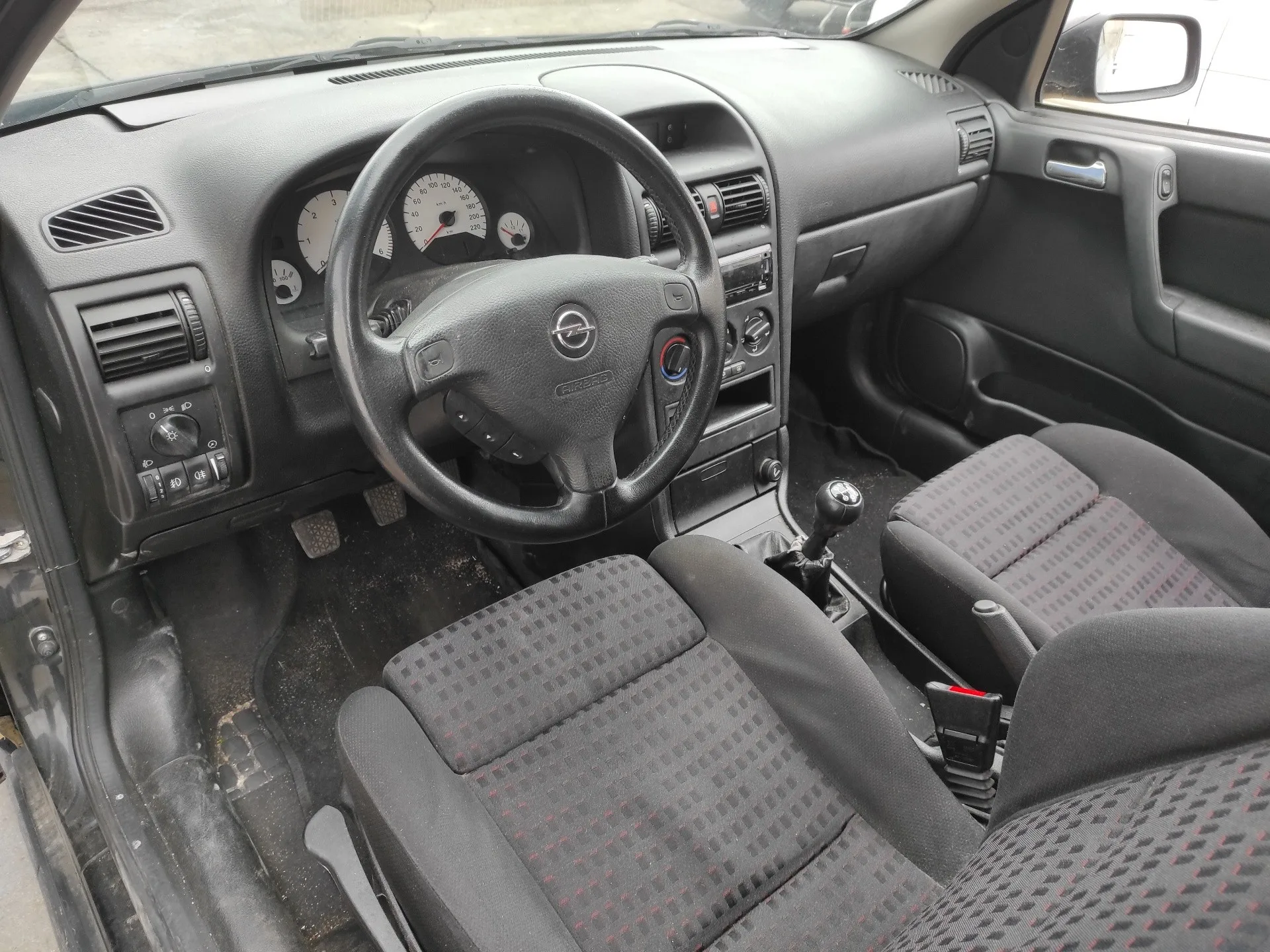 OPEL ASTRA G BERLINA OPEL ASTRA G BERLINA '2001 SPORT NEGRO 2000