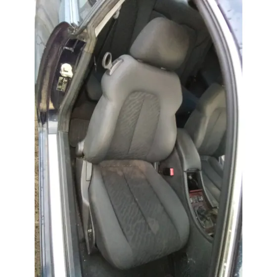 MERCEDES CLASE CLK (W208) COUPE '2001 2.0 COMPRESOR CAT AZUL MARINO