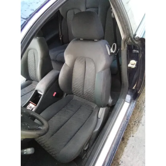 MERCEDES CLASE CLK (W208) COUPE '2001 2.0 COMPRESOR CAT AZUL MARINO