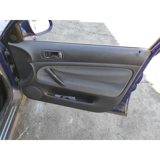 VOLKSWAGEN PASSAT VARIANT (3B6) '2003 2.0 20V CAT (ALT) AZUL MARINO