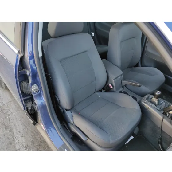 VOLKSWAGEN PASSAT VARIANT (3B6) '2003 2.0 20V CAT (ALT) AZUL MARINO