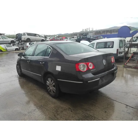 VOLKSWAGEN PASSAT BERLINA (3C2) '2006 * NEGRO