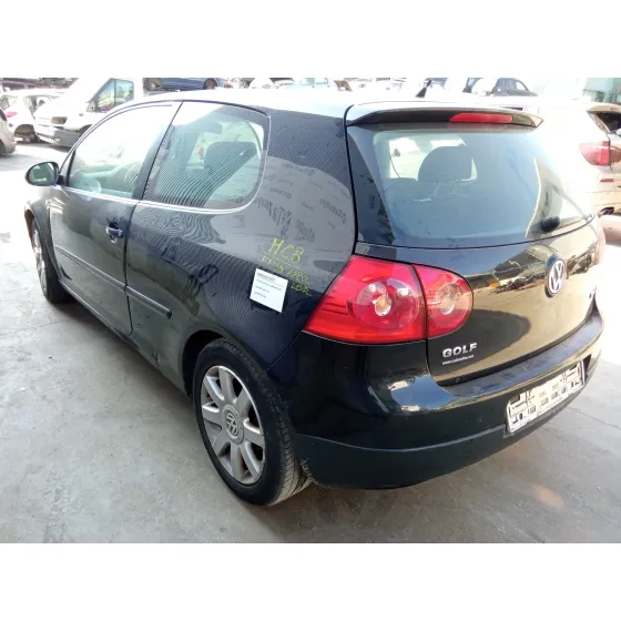 VOLKSWAGEN GOLF V BERLINA (1K1) '2006 NEGRO