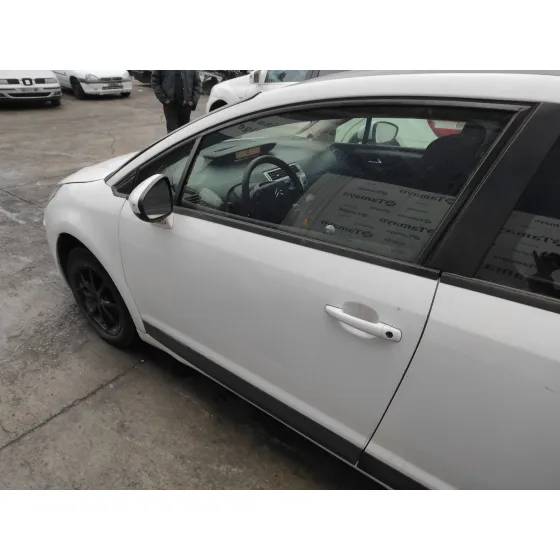 CITROEN C4 COUPE '2010 1.6 16V HDI FAP BLANCO