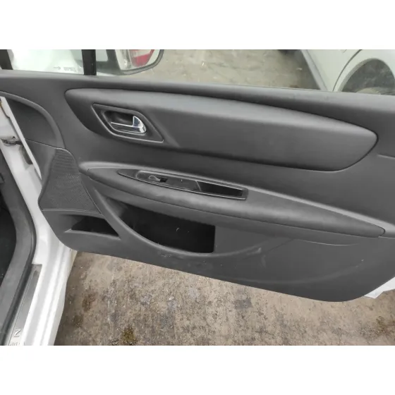 CITROEN C4 COUPE '2010 1.6 16V HDI FAP BLANCO