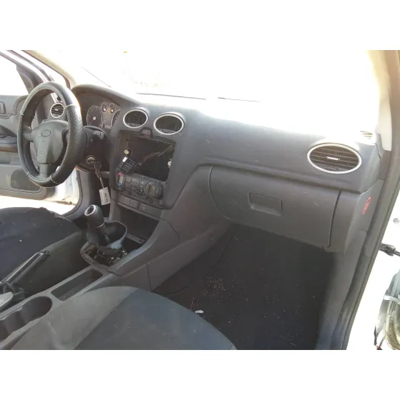 FORD FOCUS BERLINA (CAP) '2005 2.0 TDCI CAT BLANCO