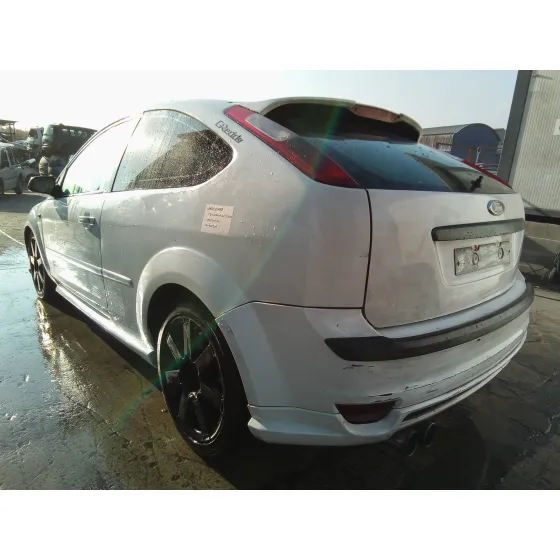 FORD FOCUS BERLINA (CAP) '2005 2.0 TDCI CAT BLANCO