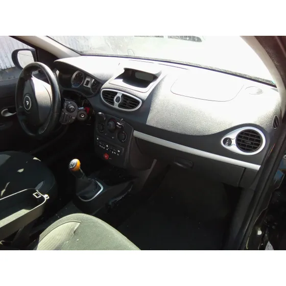RENAULT CLIO III '2011 1.5 DCI DIESEL FAP NEGRO
