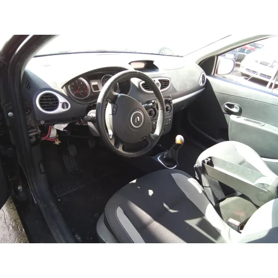 RENAULT CLIO III '2011 1.5 DCI DIESEL FAP NEGRO