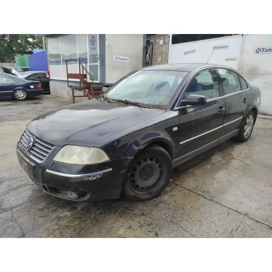VOLKSWAGEN PASSAT BERLINA (3B3) '2002 1.9 TDI NEGRO
