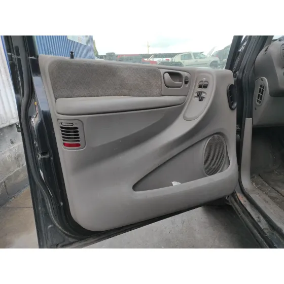 CHRYSLER VOYAGER (RG) '2001 *