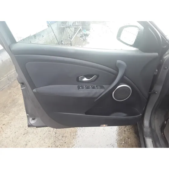 RENAULT MEGANE III SPORT TOURER '2011 1.5 DCI DIESEL FAP GRIS