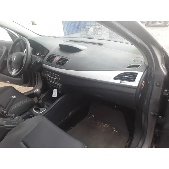 RENAULT MEGANE III SPORT TOURER '2011 1.5 DCI DIESEL FAP GRIS