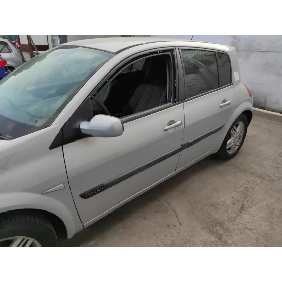 RENAULT MEGANE II BERLINA 5P '2004 1.9 DCI DIESEL PLATA