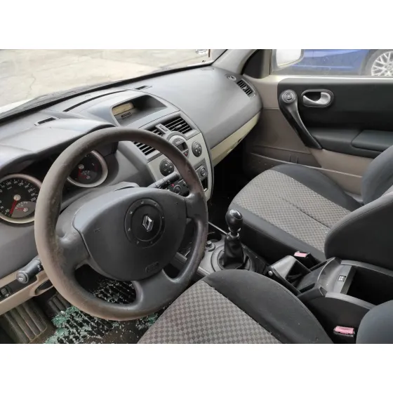 RENAULT MEGANE II BERLINA 5P '2004 1.9 DCI DIESEL PLATA